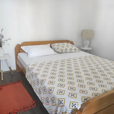 Hostelche * Smederevo